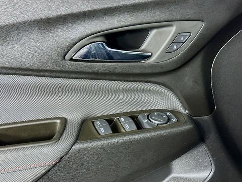 Used 2023 Chevrolet Equinox RS w/ RS Leather Package FWD image 19