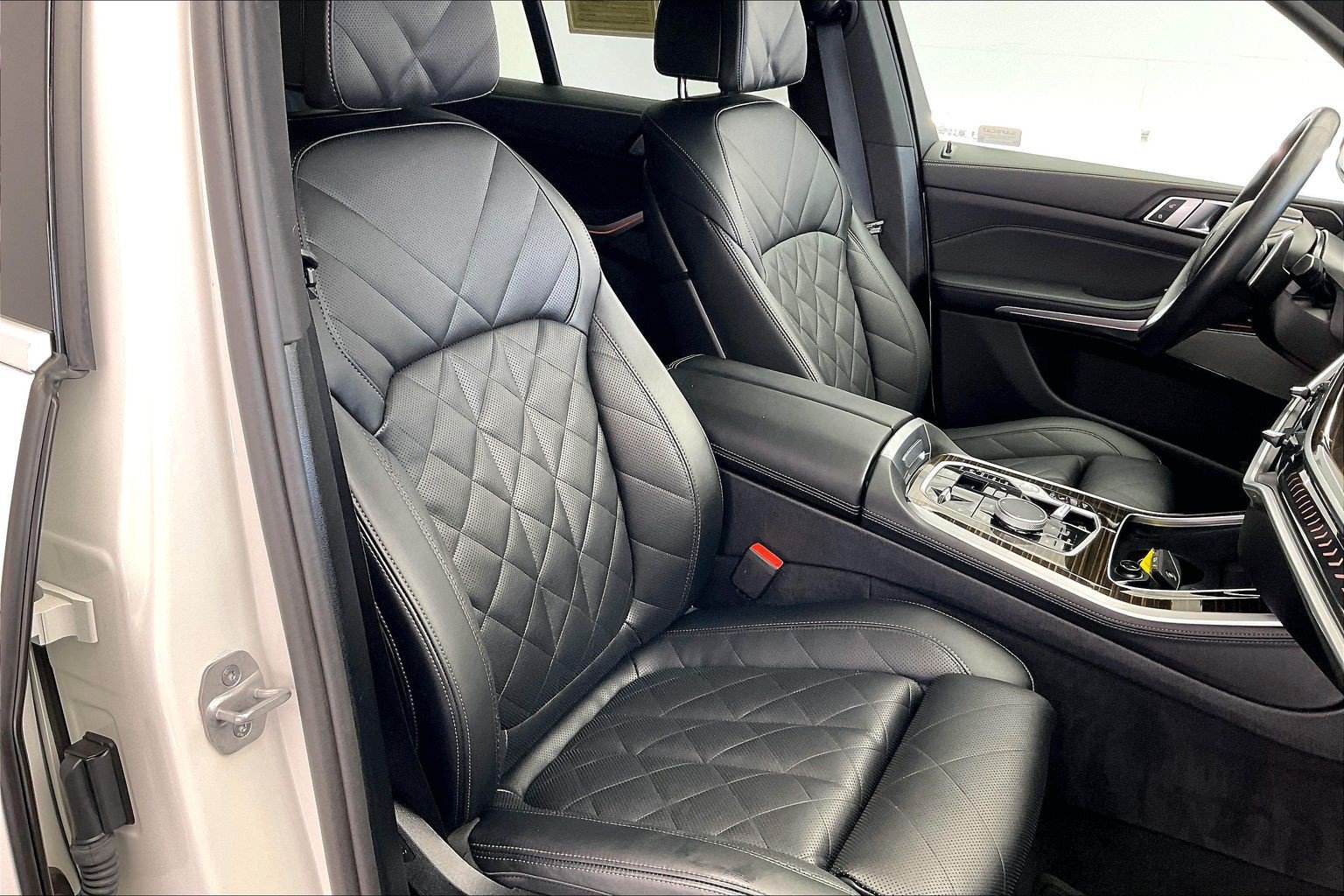 Used 2026 BMW X5 xDrive50e w/ Premium Package AWD/4WD image 6