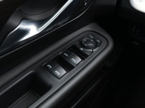 Used 2024 GMC Terrain SLE image 20