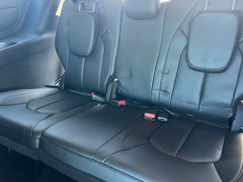 New 2027 Chrysler Pacifica Select FWD image 14
