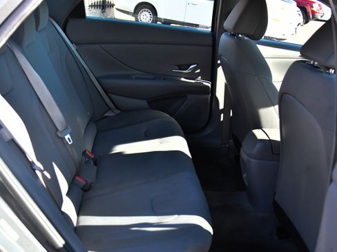 Used 2024 Hyundai Elantra SE FWD image 37