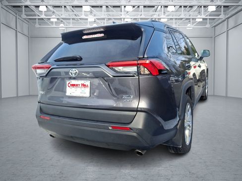 Used 2023 Toyota RAV4 XLE Premium image 5