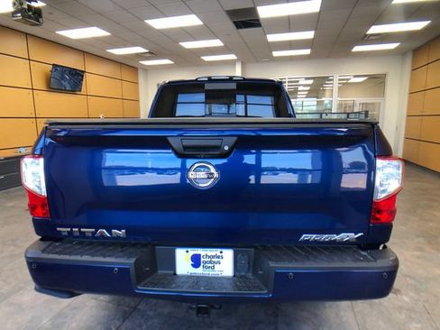 Used 2018 Nissan Titan PRO-4X w/ Pro-4x Convenience Package AWD/4WD image 6