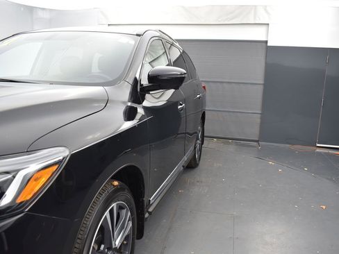 Used 2017 Nissan Pathfinder Platinum w/ Cargo Package image 35