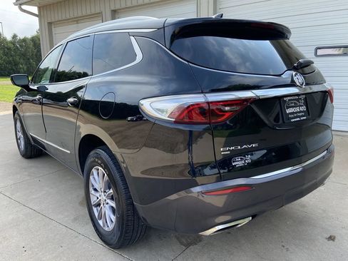 Used 2023 Buick Enclave Essence AWD/4WD image 5