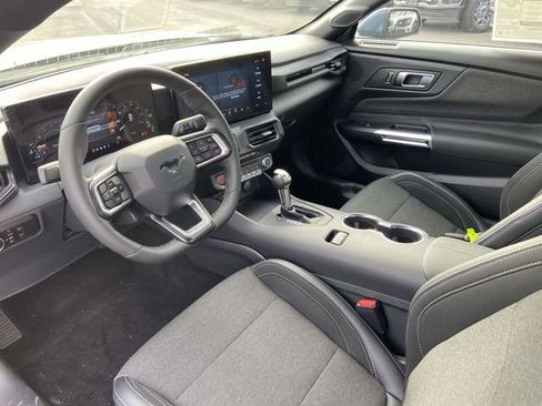 New 2025 Ford Mustang Coupe image 4