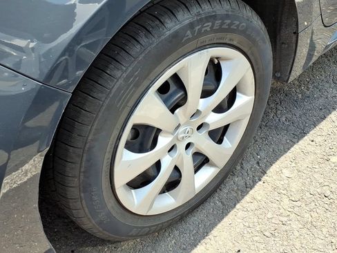 Used 2024 Toyota Corolla LE FWD image 5