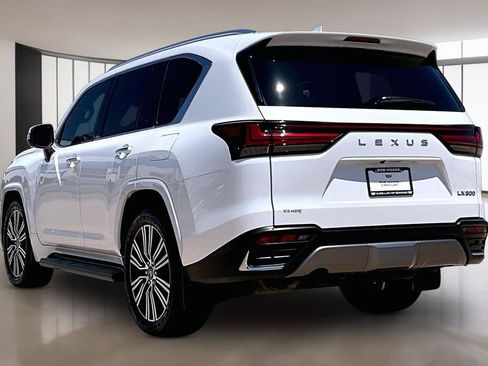 Used 2024 Lexus LX 600 4WD w/ Luxury Package image 12