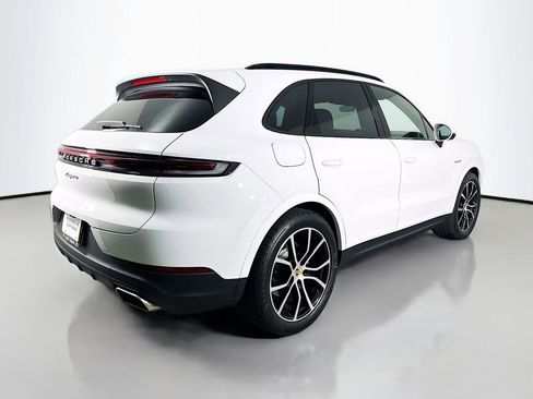 New 2024 Porsche Cayenne image 9