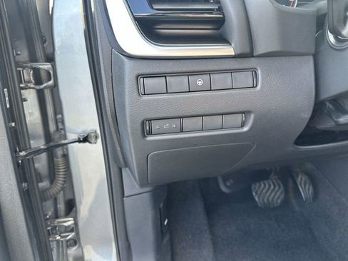 Certified 2022 Nissan Rogue SV image 19