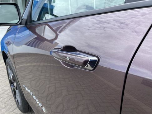 Used 2025 Chevrolet Traverse High Country w/ LPO, Floor Liner Package AWD/4WD image 12