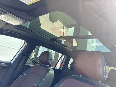 Used 2024 Volkswagen Tiguan SEL R-Line AWD/4WD image 6