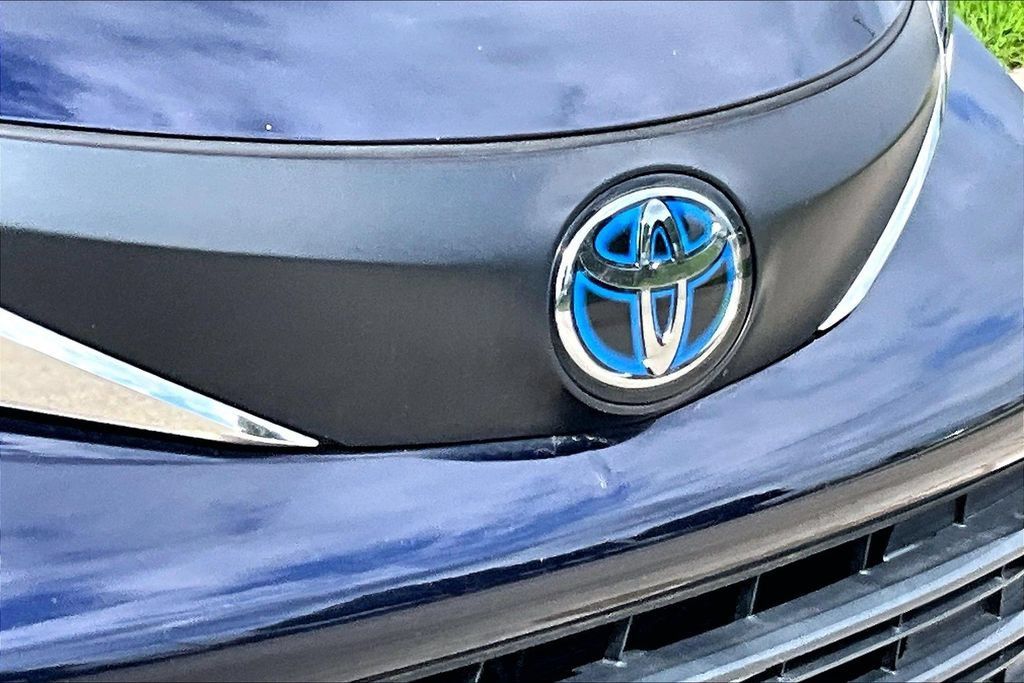 Used 2022 Toyota Sienna LE FWD image 7