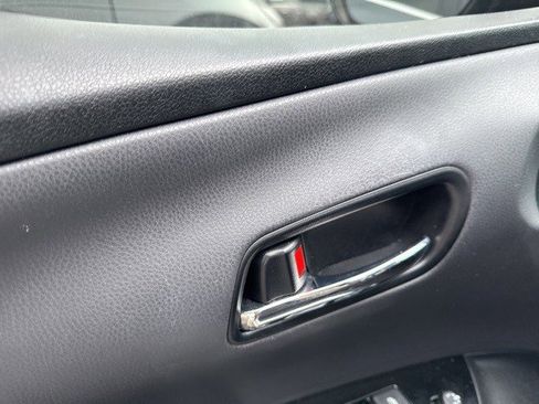 Used 2022 Toyota Prius LE image 18