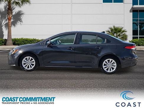 Used 2025 Toyota Corolla LE w/ LE Premium Package FWD image 9