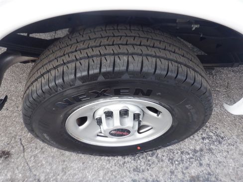 Used 2023 GMC Savana 2500 w/ Driver Convenience Package image 13