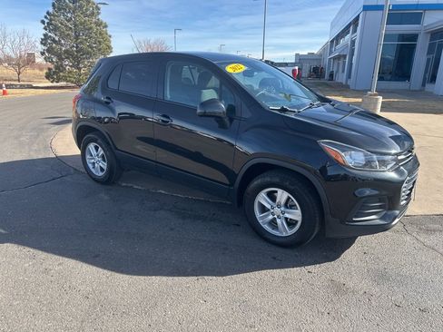 Used 2022 Chevrolet Trax LS w/ Tint and Cruise Package image 35