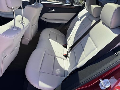 Used 2014 Mercedes-Benz E 350 4MATIC Wagon image 12