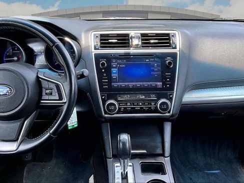 Used 2018 Subaru Outback 2.5i Premium AWD/4WD image 6