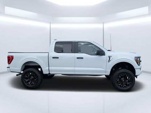 Used 2023 Ford F150 XLT image 2