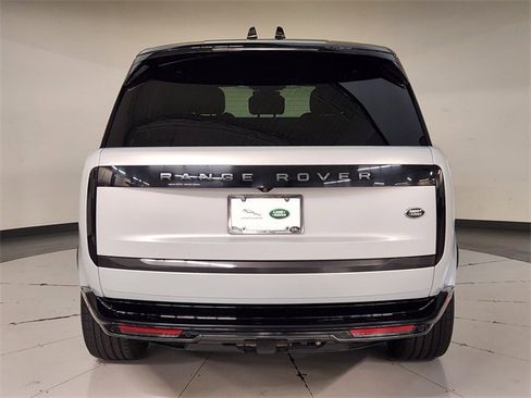 Used 2023 Land Rover Range Rover SE image 10