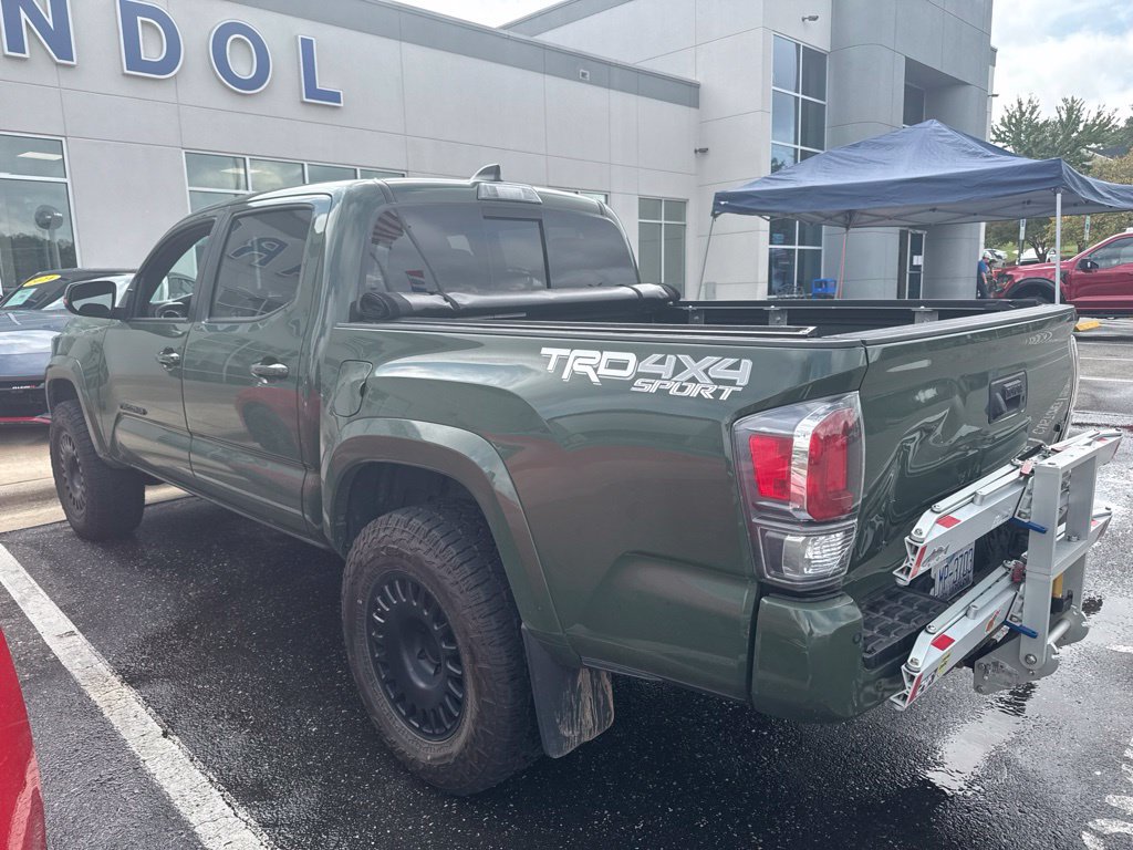 Used 2021 Toyota Tacoma TRD Sport w/ TRD Premium Sport Package AWD/4WD image 10