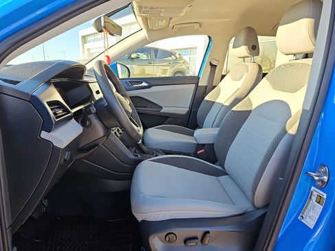 Used 2022 Volkswagen Taos SE image 8