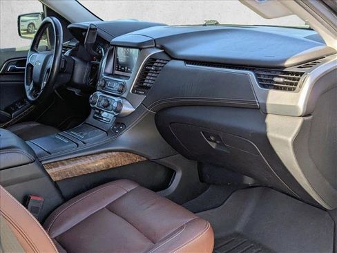 Used 2020 Chevrolet Suburban Premier w/ Premier Plus Edition image 26