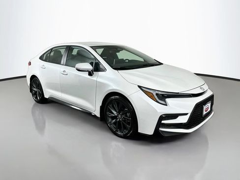 Used 2026 Toyota Corolla SE w/ SE Package FWD image 3