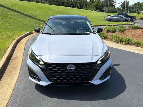 New 2026 Nissan Altima 2.5 SR w/ SR Premium Package FWD image 9