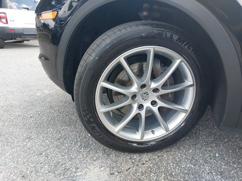 Used 2020 Porsche Cayenne AWD/4WD image 32