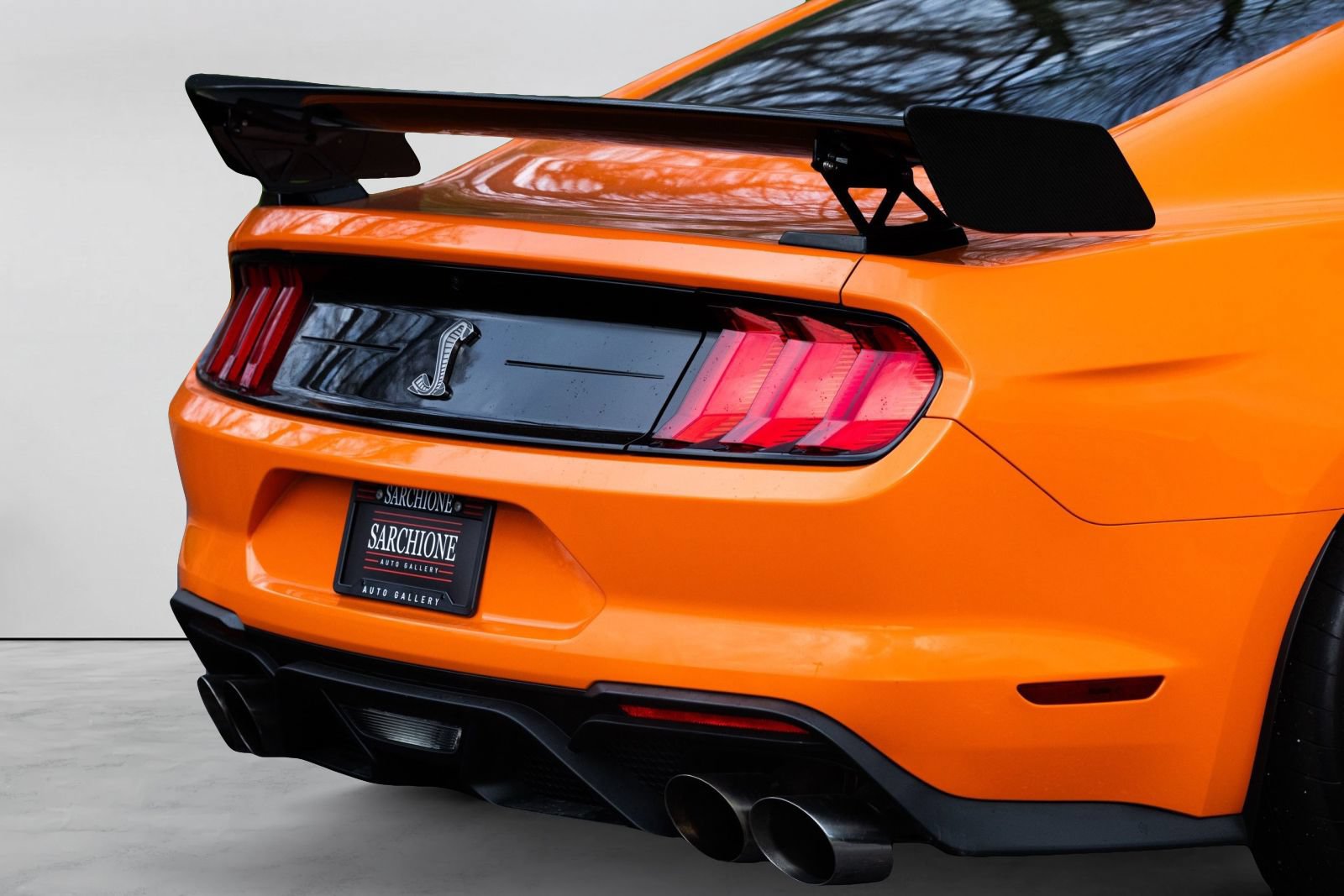 Used 2021 Ford Mustang Shelby GT500 w/ Carbon Fiber Track Pack RWD image 3