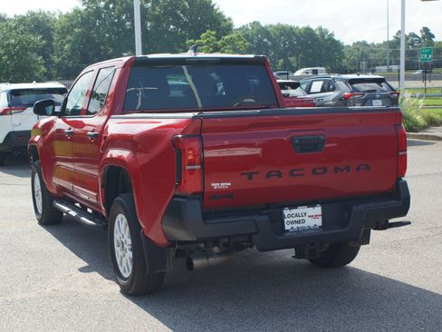 Used 2024 Toyota Tacoma SR AWD/4WD image 14