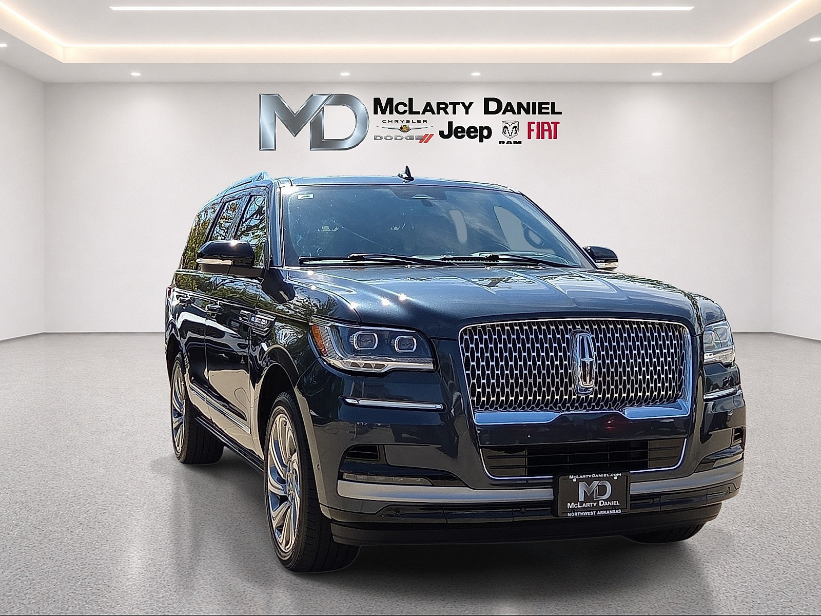 Used 2024 Lincoln Navigator Reserve AWD/4WD image 1