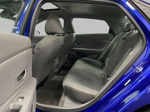 Certified 2025 Hyundai Elantra SEL image 30