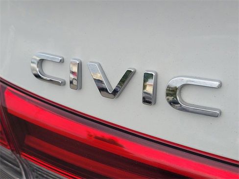 Certified 2024 Honda Civic Touring image 7