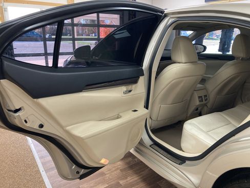 Used 2013 Lexus ES 350 w/ Luxury Pkg image 15