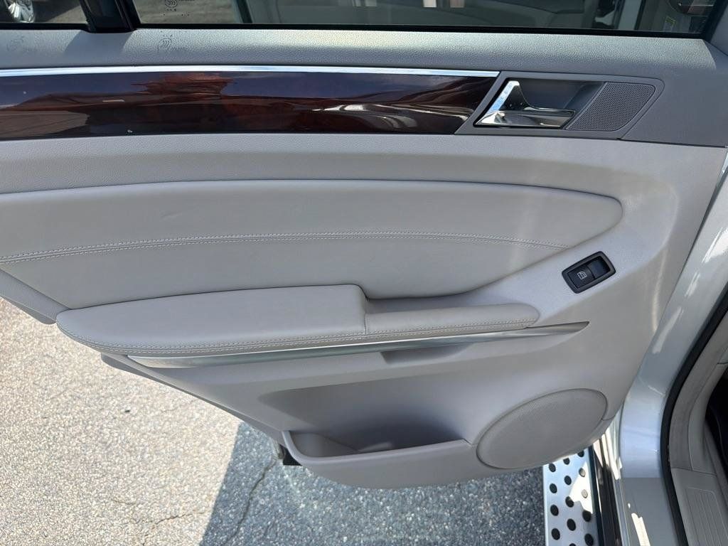 Used 2009 Mercedes-Benz ML 63 AMG 4MATIC image 36