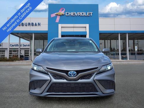 Used 2021 Toyota Camry SE FWD image 2