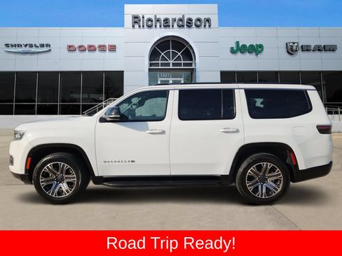 Used 2024 Jeep Wagoneer Series II w/ Flexible Seating Group RWD image 3