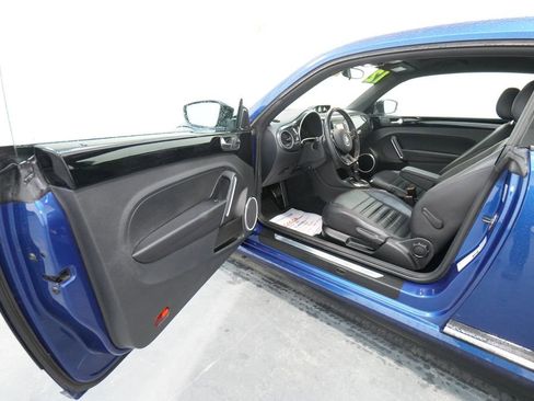 Used 2012 Volkswagen Beetle Turbo FWD image 16