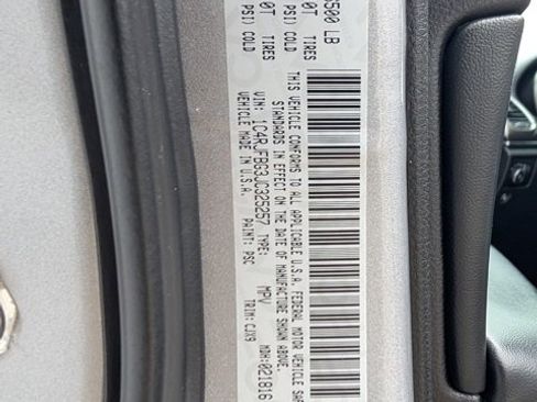 Used 2018 Jeep Grand Cherokee Limited image 37