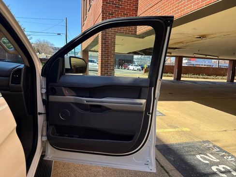 Used 2020 Ford Expedition Max XLT w/ Equipment Group 202A image 12