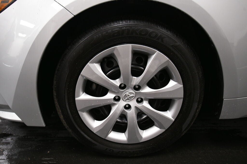 Certified 2025 Toyota Corolla LE FWD image 31