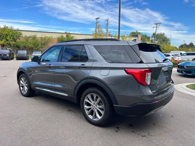 Used 2024 Ford Explorer XLT w/ Equipment Group 202A AWD/4WD image 6