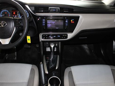 Used 2019 Toyota Corolla LE image 14