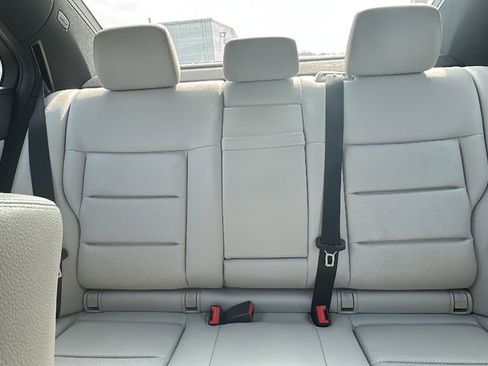 Used 2011 Mercedes-Benz E 350 Sedan image 24