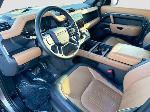 Used 2024 Land Rover Defender 110 X image 26