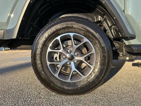 Used 2024 Jeep Gladiator Sport image 46