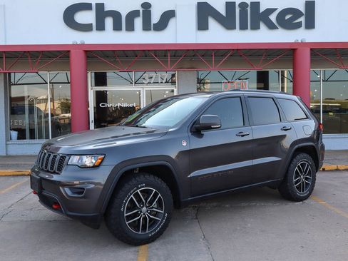 Used 2017 Jeep Grand Cherokee Trailhawk image 1